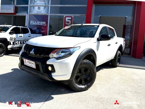 MITSUBISHI L200 TRITON 2.4 16V TURBO DIESEL OUTDOOR GLS CD 4X4 AUTOMÁTICO